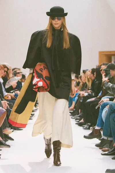 Look 11